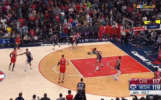 柠檬直播-见证历史！德罗赞跨年背靠背压哨绝杀 NBA第一人！